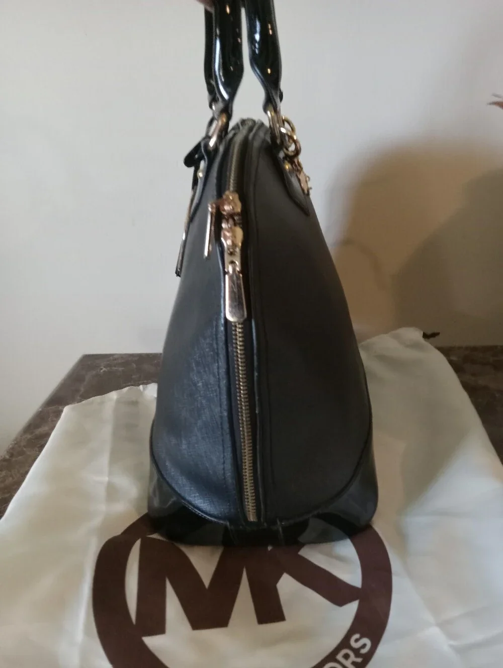 Michael Kors Black Leather/Patent Trim Dome Satchel with Gold Logo EUC